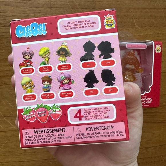 Two rare strawberry shortcake figure toys - Picture 3 of 3